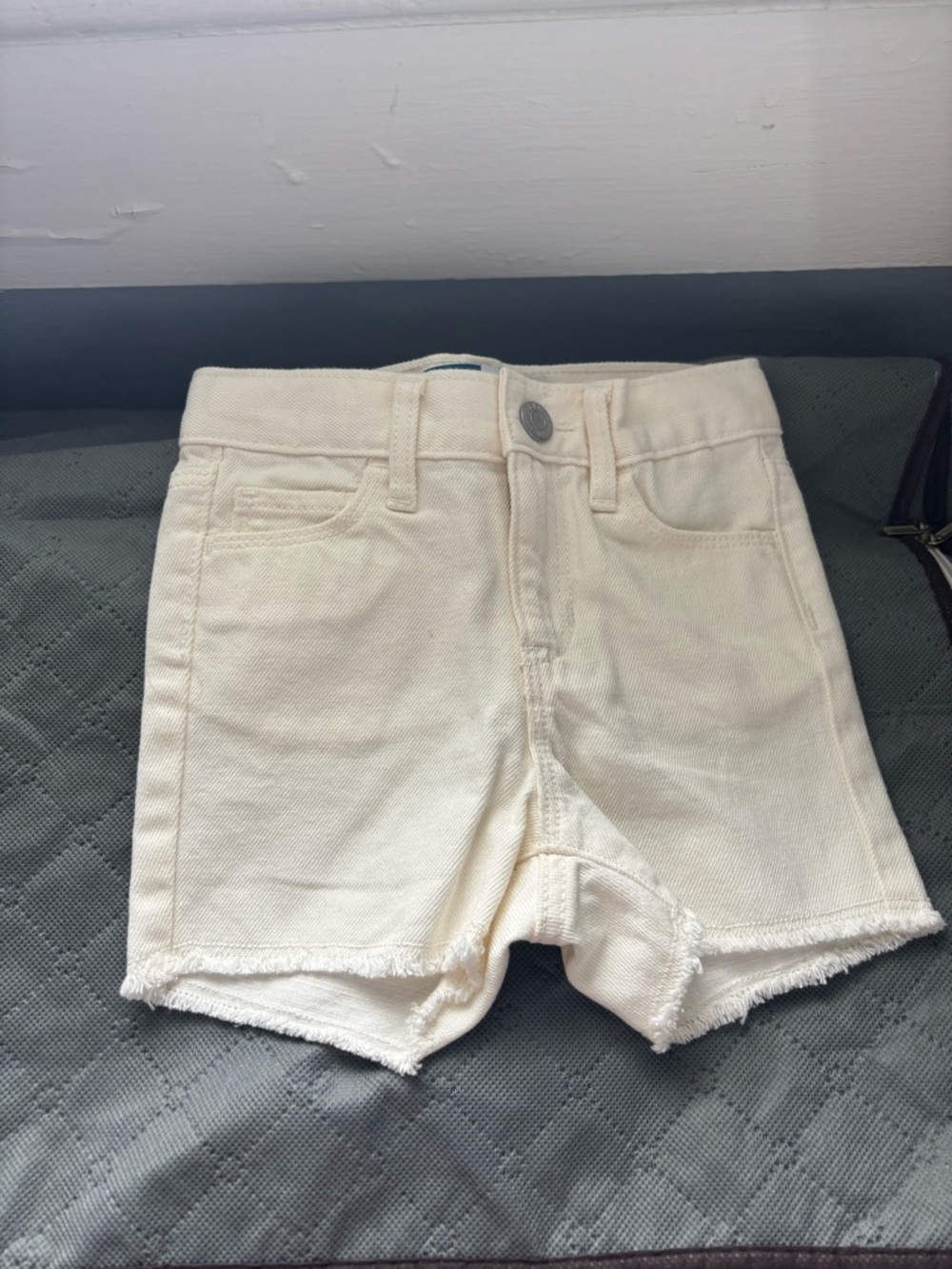 NWOT Old Navy Cream Slouchy Straight Jeans